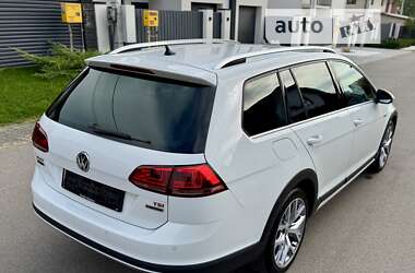 Универсал Volkswagen Golf Alltrack 2016 в Киеве