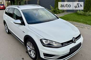 Универсал Volkswagen Golf Alltrack 2016 в Киеве