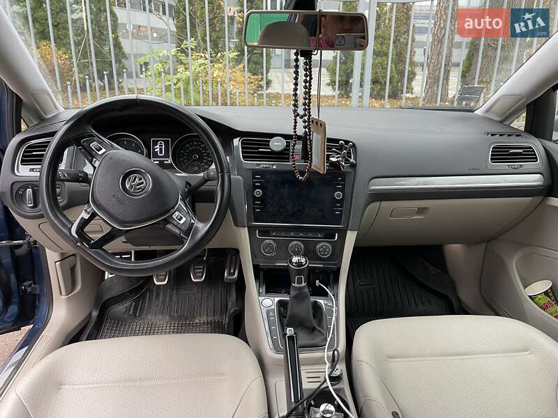 Универсал Volkswagen Golf Alltrack 2019 в Киеве