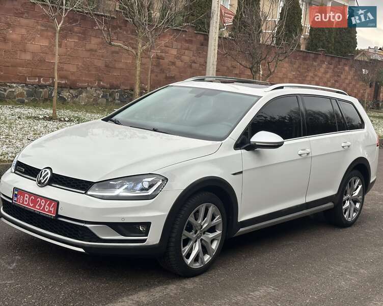 Універсал Volkswagen Golf Alltrack 2017 в Рівному