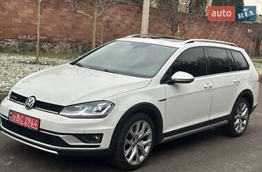 Універсал Volkswagen Golf Alltrack 2017 в Рівному