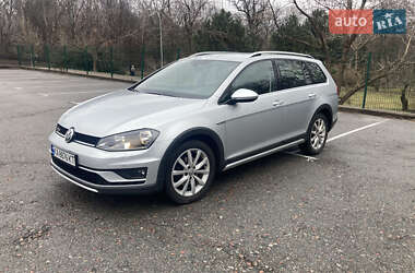 Универсал Volkswagen Golf Alltrack 2016 в Киеве