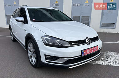 Универсал Volkswagen Golf Alltrack 2017 в Киеве