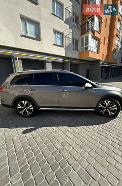 Универсал Volkswagen Golf Alltrack 2016 в 