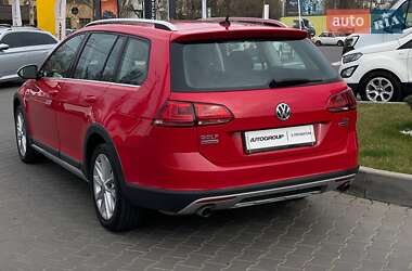 Універсал Volkswagen Golf Alltrack 2017 в 