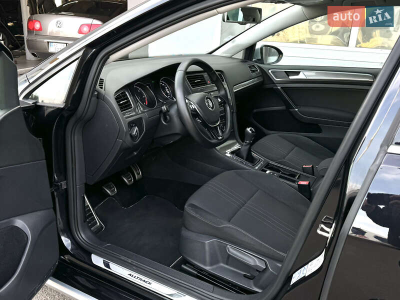 Универсал Volkswagen Golf Alltrack 2016 в Ровно