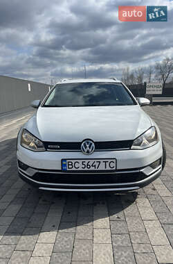 Универсал Volkswagen Golf Alltrack 2017 в 