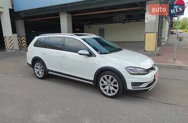 Універсал Volkswagen Golf Alltrack 2017 в 