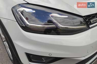 Універсал Volkswagen Golf Alltrack 2017 в 