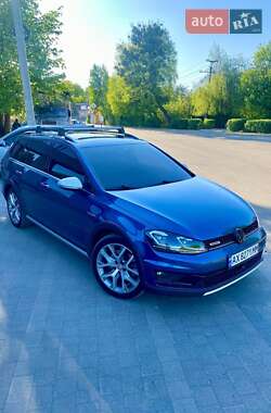 Универсал Volkswagen Golf Alltrack 2017 в 