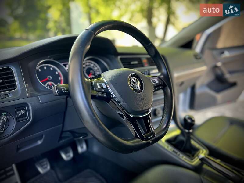 Универсал Volkswagen Golf Alltrack 2016 в Запорожье