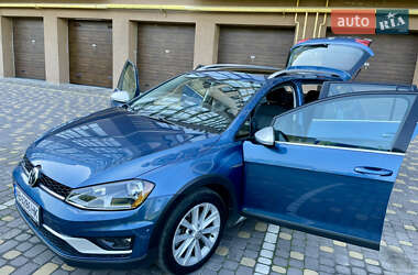 Універсал Volkswagen Golf Alltrack 2017 в 