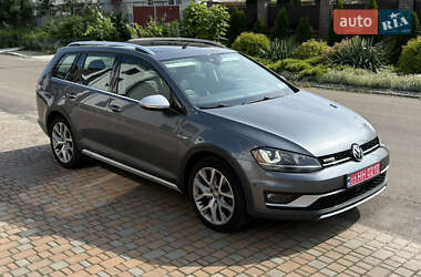 Універсал Volkswagen Golf Alltrack 2016 в Києві