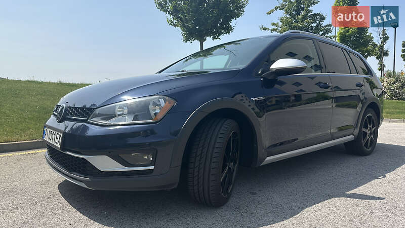Универсал Volkswagen Golf Alltrack 2016 в Киеве