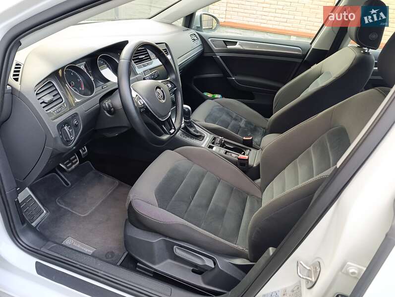Универсал Volkswagen Golf Alltrack 2016 в Житомире