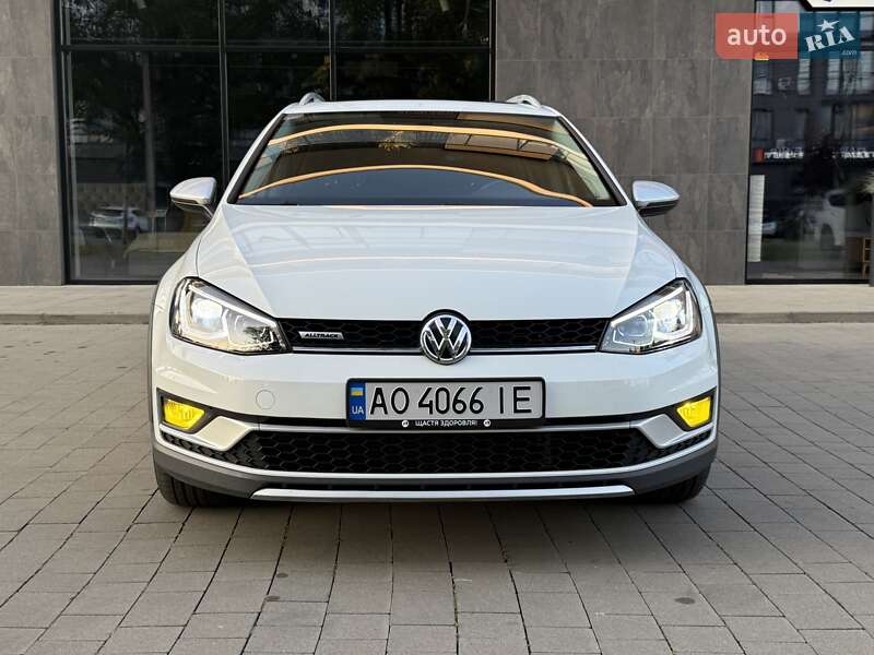 Универсал Volkswagen Golf Alltrack 2016 в Ужгороде
