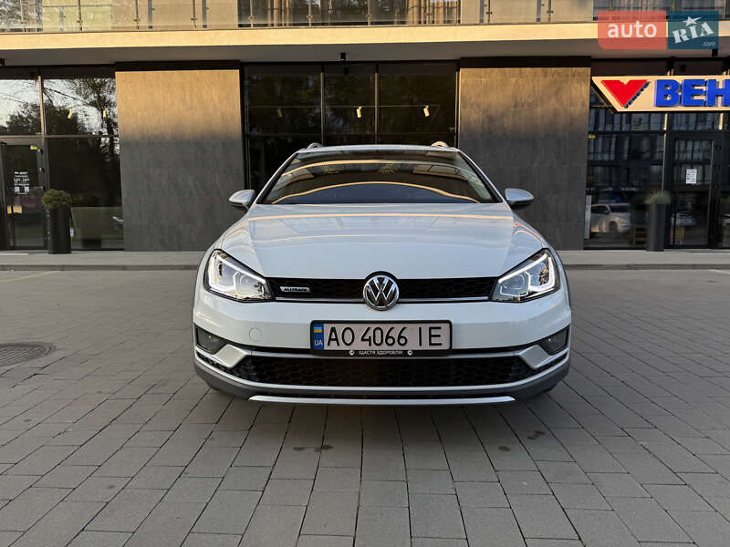 Универсал Volkswagen Golf Alltrack 2016 в Ужгороде