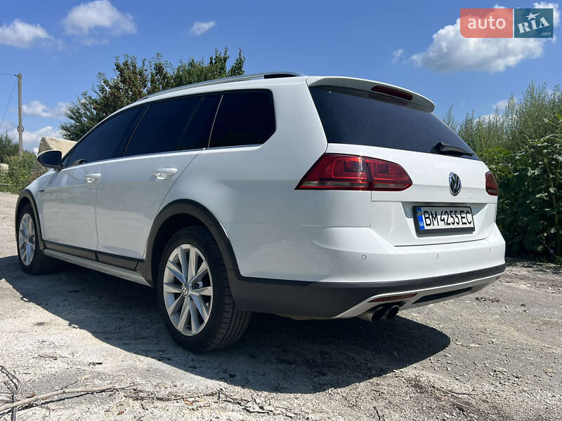 Универсал Volkswagen Golf Alltrack 2016 в Сумах