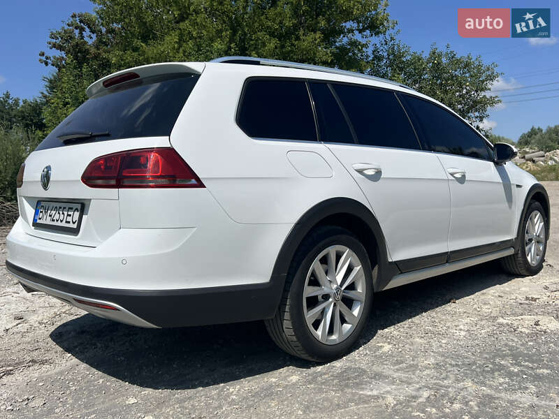 Универсал Volkswagen Golf Alltrack 2016 в Сумах