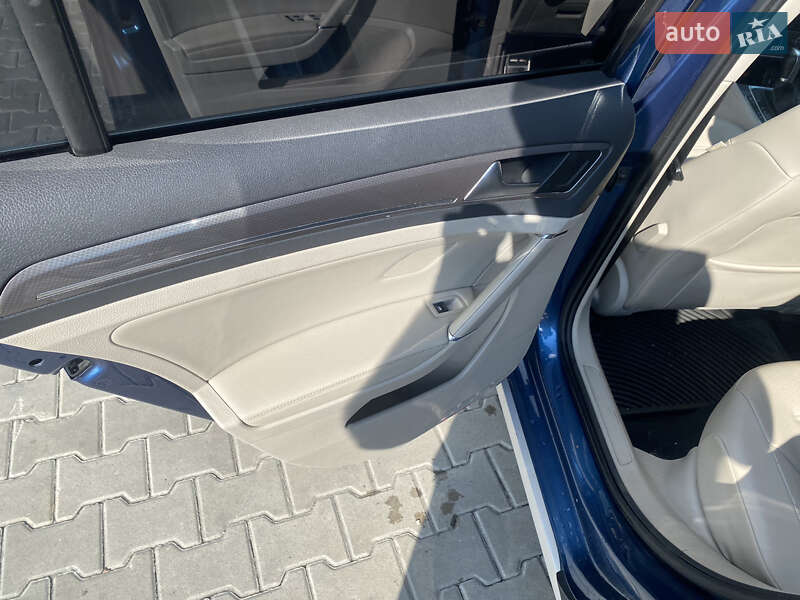 Универсал Volkswagen Golf Alltrack 2016 в Львове