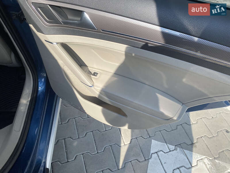 Универсал Volkswagen Golf Alltrack 2016 в Львове