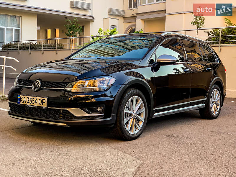 Универсал Volkswagen Golf Alltrack 2017 в Киеве
