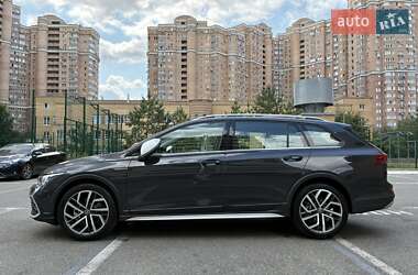 Універсал Volkswagen Golf Alltrack 2021 в Києві