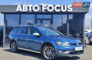 Универсал Volkswagen Golf Alltrack 2017 в Киеве