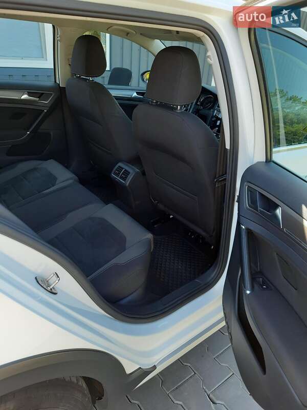 Универсал Volkswagen Golf Alltrack 2017 в Полтаве