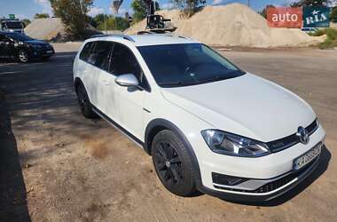 Универсал Volkswagen Golf Alltrack 2017 в Киеве