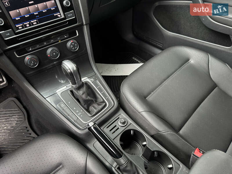 Универсал Volkswagen Golf Alltrack 2019 в Киеве фото 10 Универсал Volkswagen Golf Alltrack 2019 в Киеве