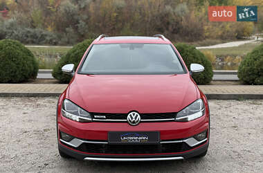 Универсал Volkswagen Golf Alltrack 2019 в 