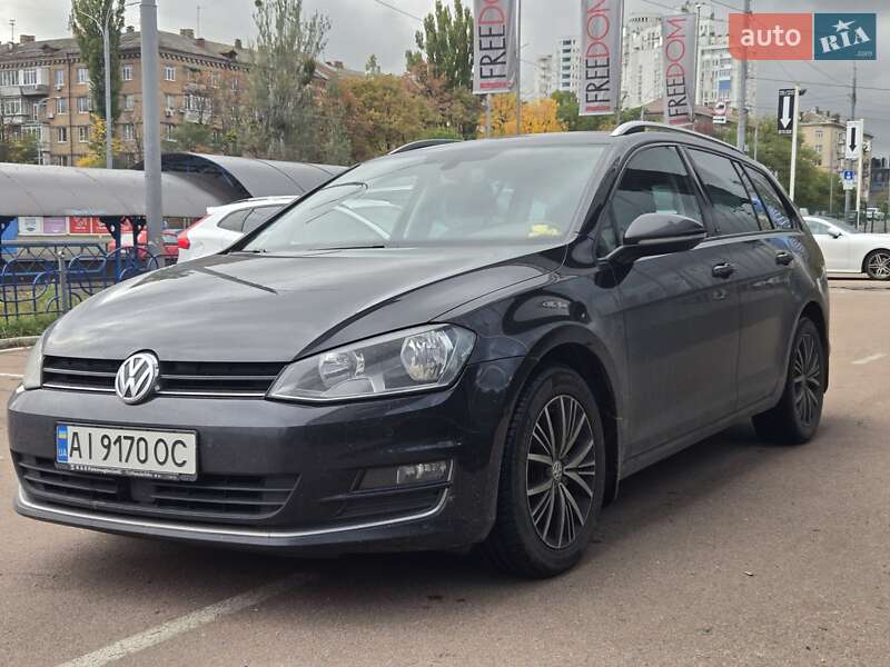 Универсал Volkswagen Golf Alltrack 2016 в Киеве