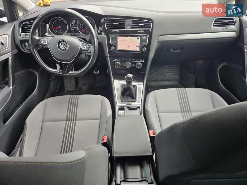 Универсал Volkswagen Golf Alltrack 2016 в Киеве
