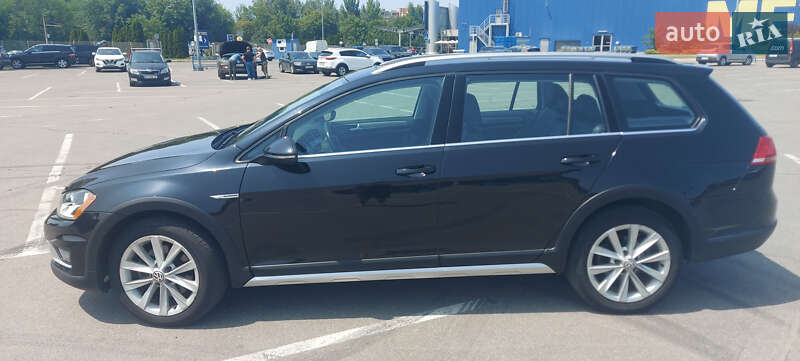 Універсал Volkswagen Golf Alltrack 2017 в Дніпрі