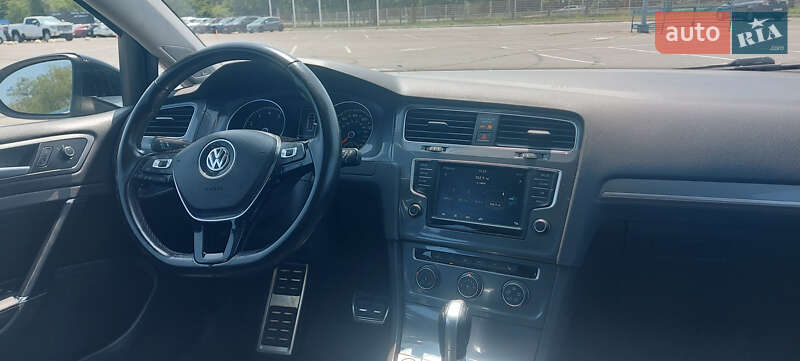 Універсал Volkswagen Golf Alltrack 2017 в Дніпрі