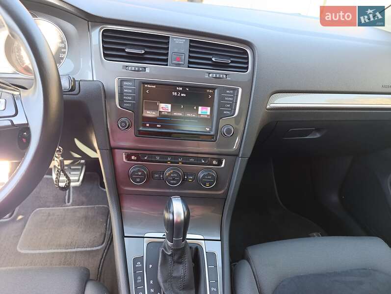 Универсал Volkswagen Golf Alltrack 2016 в Житомире