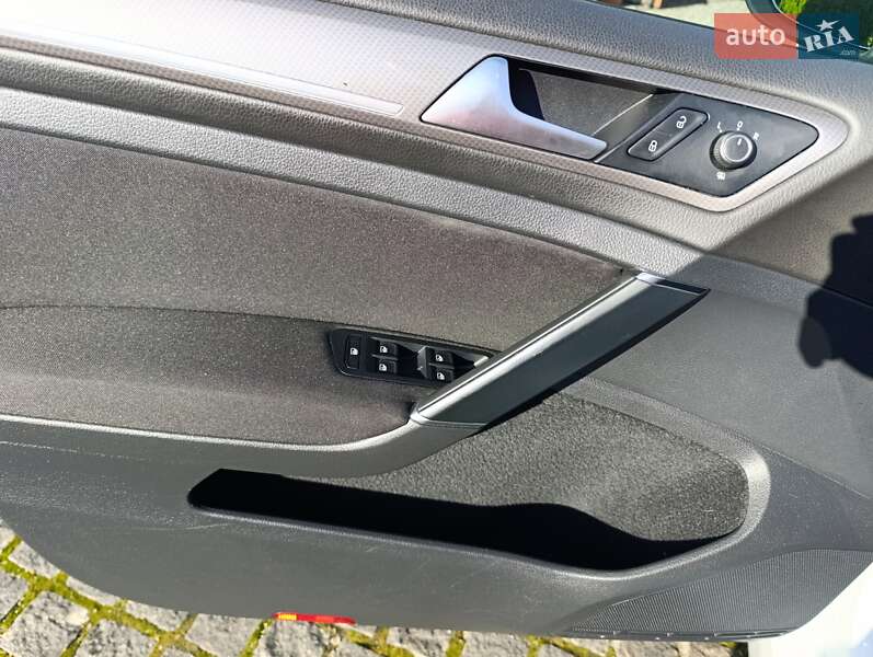 Универсал Volkswagen Golf Alltrack 2016 в Житомире