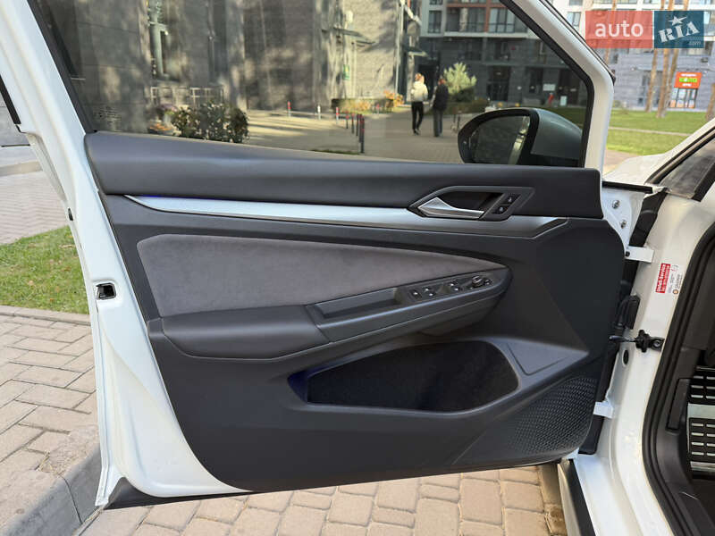 Универсал Volkswagen Golf Alltrack 2023 в Броварах