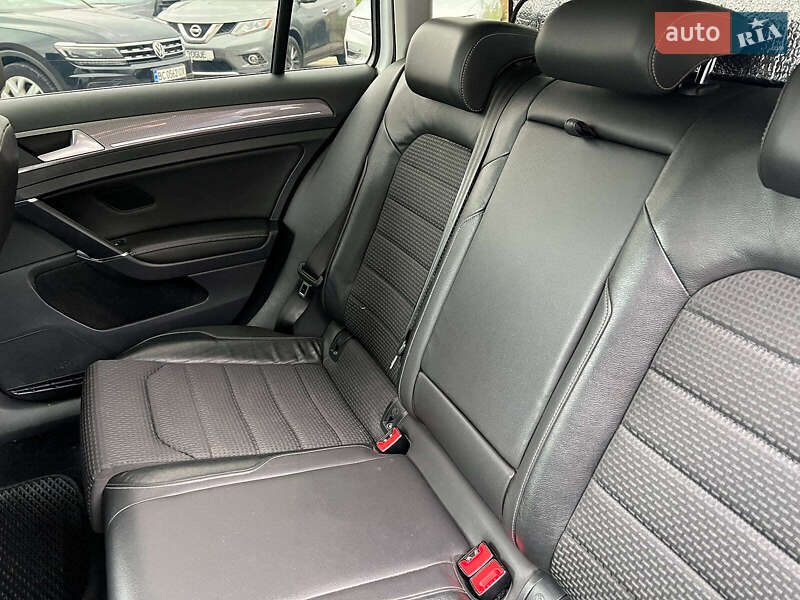 Універсал Volkswagen Golf Alltrack 2016 в Львові