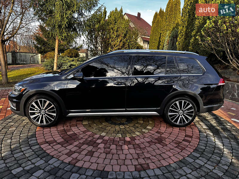 Универсал Volkswagen Golf Alltrack 2019 в Хусте
