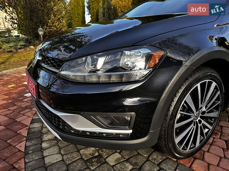 Универсал Volkswagen Golf Alltrack 2019 в Хусте