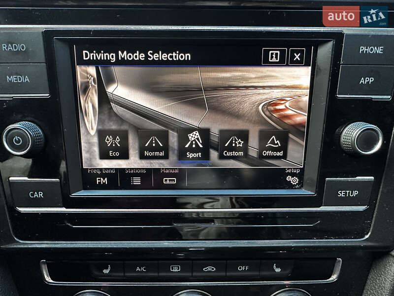 Универсал Volkswagen Golf Alltrack 2019 в Хусте