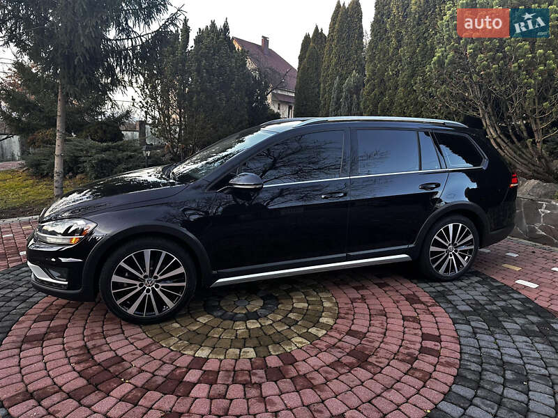 Универсал Volkswagen Golf Alltrack 2019 в Хусте