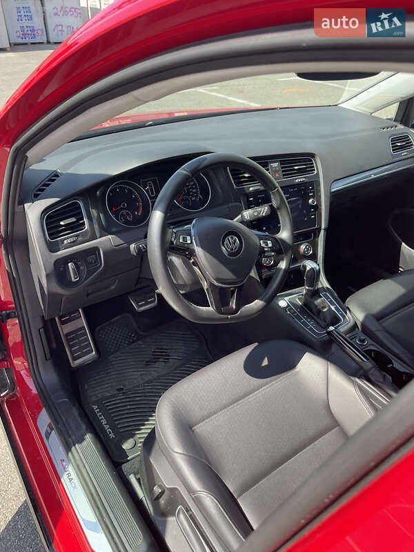 Универсал Volkswagen Golf Alltrack 2019 в Киеве