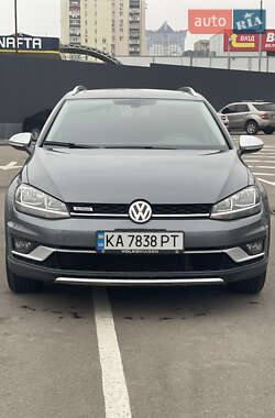 Универсал Volkswagen Golf Alltrack 2018 в Киеве