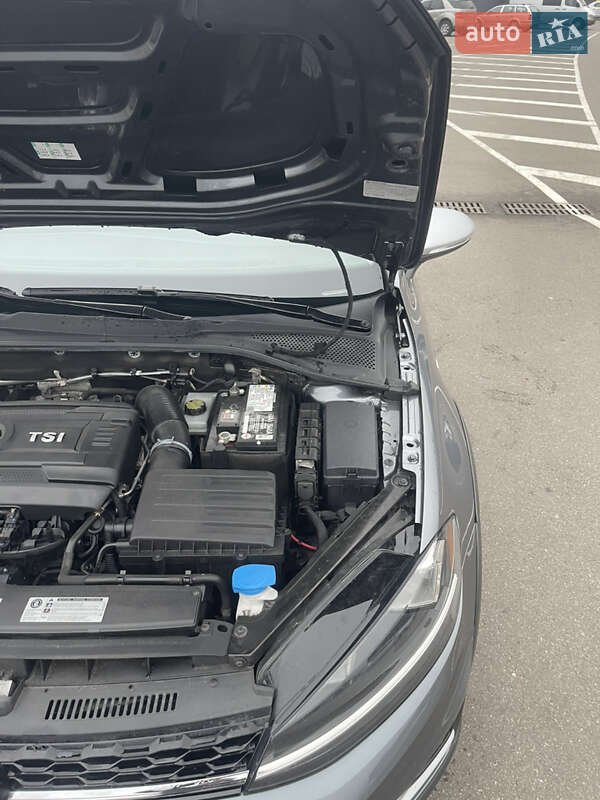 Универсал Volkswagen Golf Alltrack 2018 в Киеве фото 26 Универсал Volkswagen Golf Alltrack 2018 в Киеве