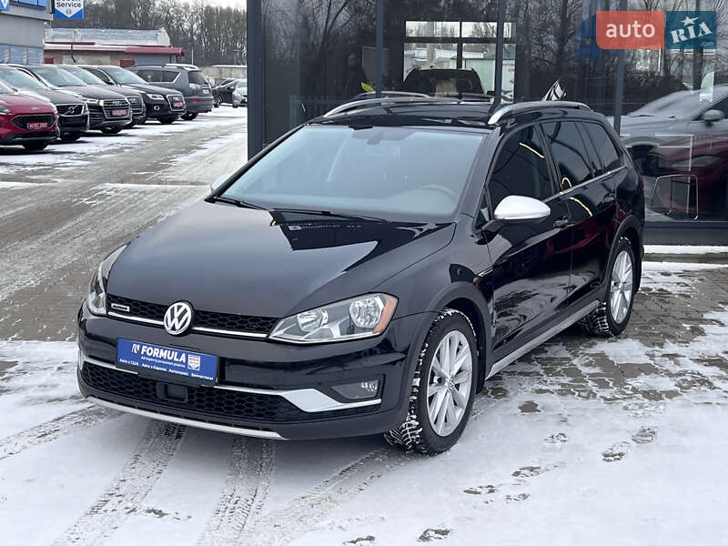 Универсал Volkswagen Golf Alltrack 2017 в Нововолынске