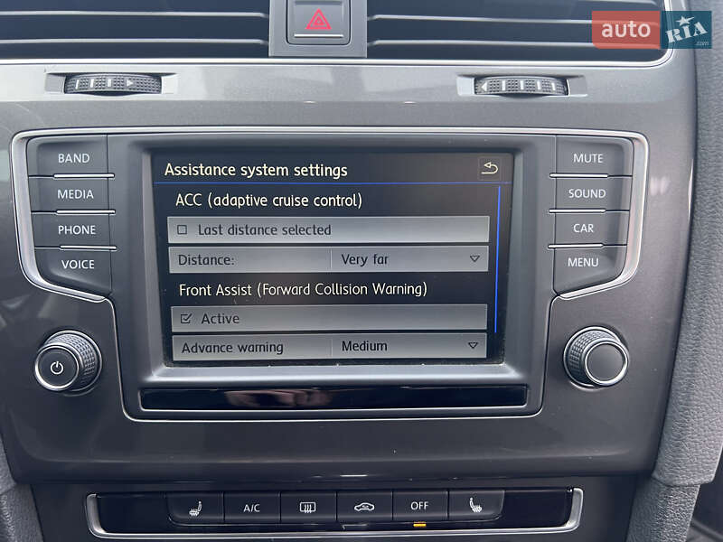 Универсал Volkswagen Golf Alltrack 2017 в Нововолынске