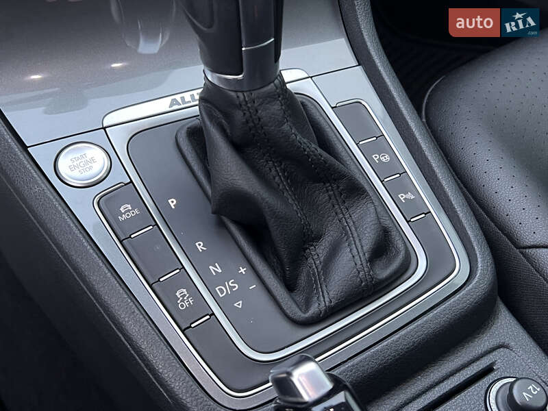 Универсал Volkswagen Golf Alltrack 2017 в Нововолынске